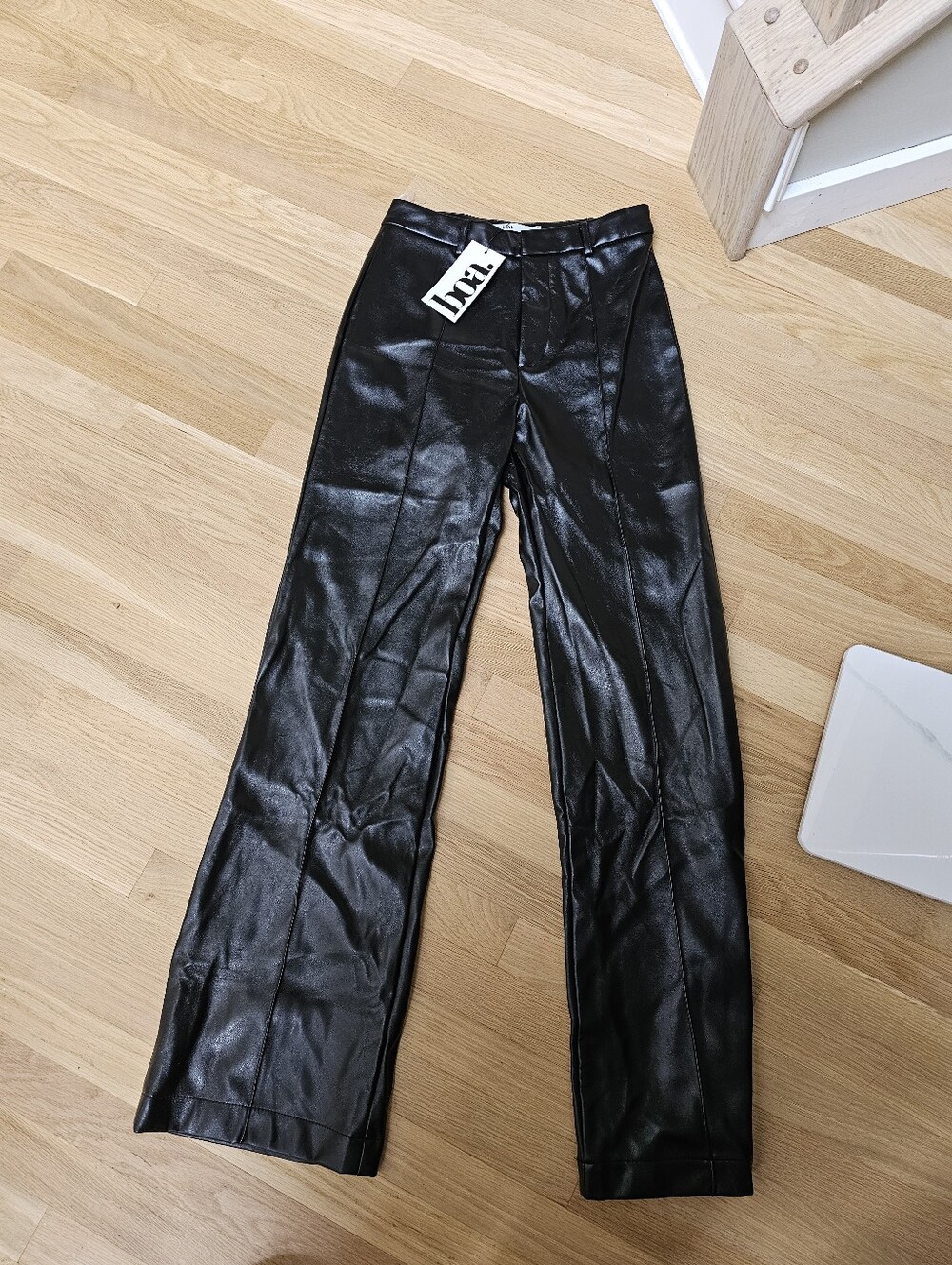 NWT ✨️ BECAUSE OF ALICE || BOA Leather Wide Leg Black Trousers - Picture 5 of 14